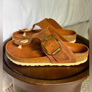 Birkenstock Gizeh Big Buckle thong sandal in Oiled Leather, size 36